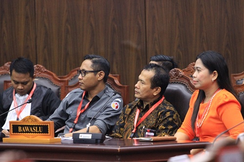 MK Tolak Perkara PHPU Nasdem dan PDIP Riau 